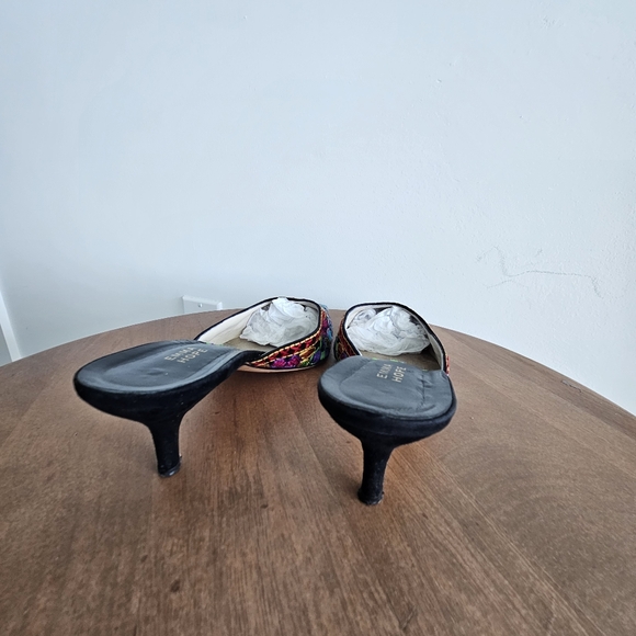 EMMA HOPE ITALY Hand Sewn Embroidered Pointed Kitten Heel Mule Shoes - Picture 7 of 16